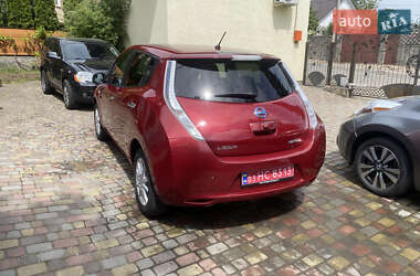 Хэтчбек Nissan Leaf 2014 в 