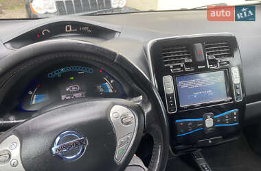 Хэтчбек Nissan Leaf 2014 в 