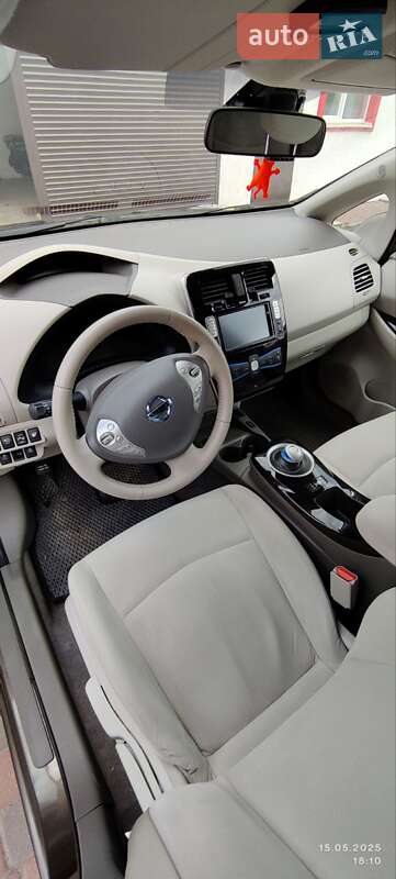 Хетчбек Nissan Leaf 2016 в Прилуках