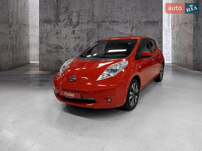 Хэтчбек Nissan Leaf 2015 в Киеве