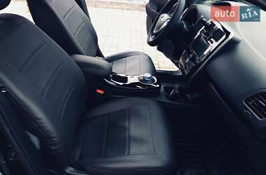 Хетчбек Nissan Leaf 2017 в Дніпрі