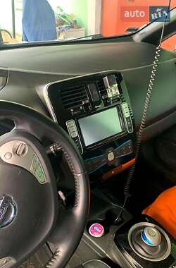 Хэтчбек Nissan Leaf 2015 в 