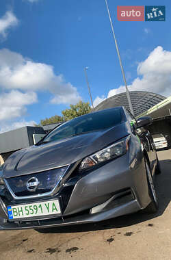 Хетчбек Nissan Leaf 2019 в 