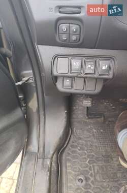 Хэтчбек Nissan Leaf 2015 в 
