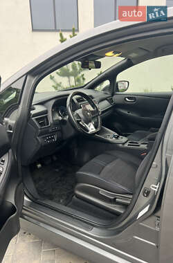 Хэтчбек Nissan Leaf 2021 в 