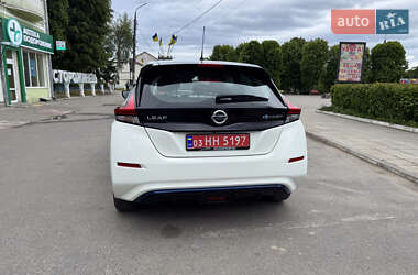 Хэтчбек Nissan Leaf 2021 в 