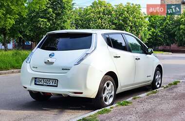 Хетчбек Nissan Leaf 2011 в 