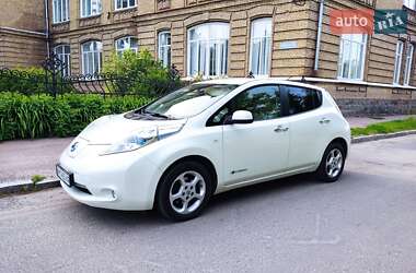 Хетчбек Nissan Leaf 2011 в 