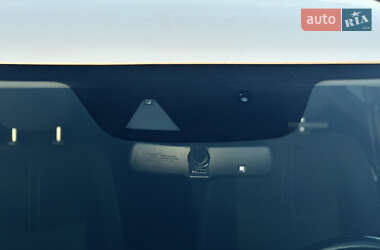 Хетчбек Nissan Leaf 2020 в 