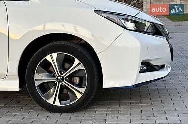 Хетчбек Nissan Leaf 2020 в 