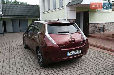 Хэтчбек Nissan Leaf 2015 в 