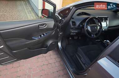 Хэтчбек Nissan Leaf 2015 в 