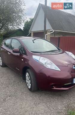 Хэтчбек Nissan Leaf 2017 в Березане