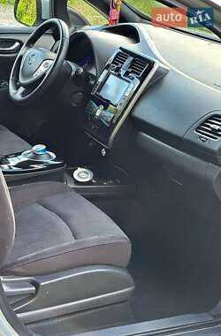 Хэтчбек Nissan Leaf 2014 в 