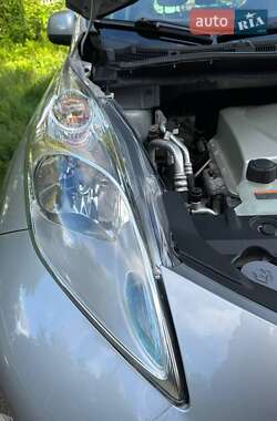 Хэтчбек Nissan Leaf 2014 в 