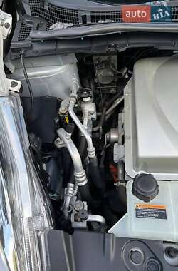 Хэтчбек Nissan Leaf 2014 в 