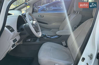 Хэтчбек Nissan Leaf 2012 в 