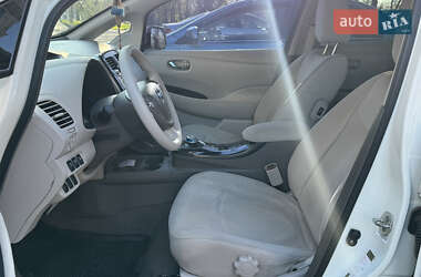 Хэтчбек Nissan Leaf 2012 в 