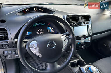 Хэтчбек Nissan Leaf 2014 в 