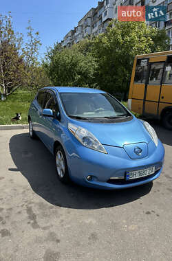 Хэтчбек Nissan Leaf 2014 в 