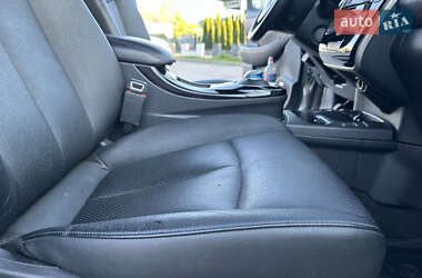 Хэтчбек Nissan Leaf 2013 в 