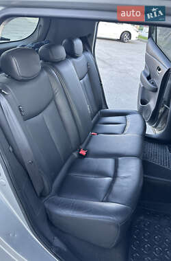 Хэтчбек Nissan Leaf 2013 в 