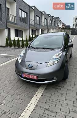 Хэтчбек Nissan Leaf 2013 в 