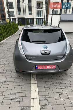 Хэтчбек Nissan Leaf 2013 в 
