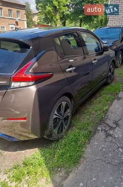 Хетчбек Nissan Leaf 2018 в 