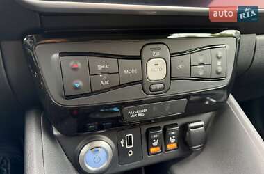 Хэтчбек Nissan Leaf 2020 в 