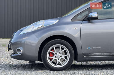 Хэтчбек Nissan Leaf 2014 в 