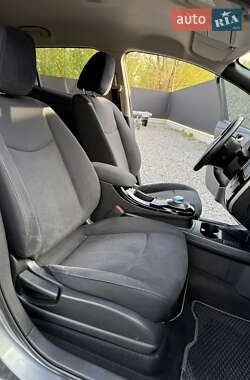 Хэтчбек Nissan Leaf 2014 в 