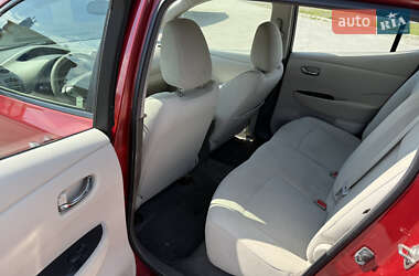 Хетчбек Nissan Leaf 2011 в 
