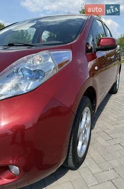 Хетчбек Nissan Leaf 2011 в 