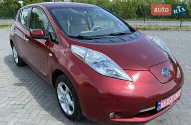 Хетчбек Nissan Leaf 2011 в 
