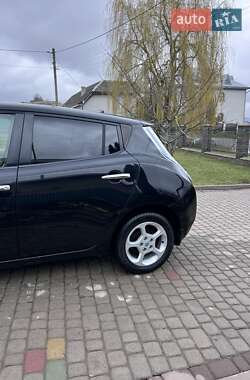 Хетчбек Nissan Leaf 2012 в 