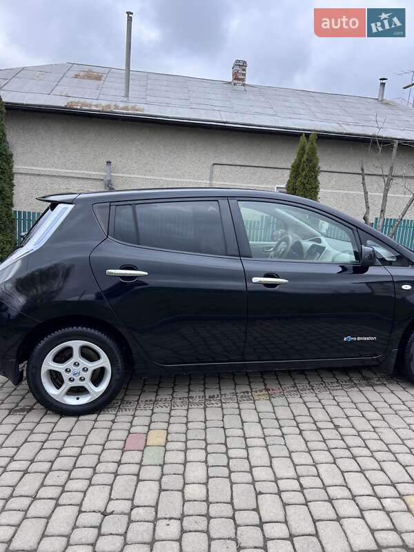 Хэтчбек Nissan Leaf 2012 в Ивано-Франковске