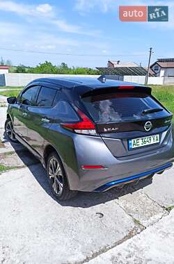 Хэтчбек Nissan Leaf 2019 в 