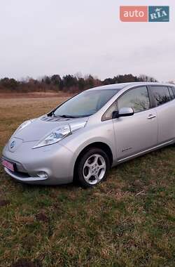 Хэтчбек Nissan Leaf 2012 в Владимире
