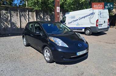 Хэтчбек Nissan Leaf 2014 в 