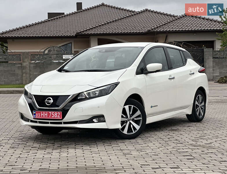 Хетчбек Nissan Leaf 2020 в 