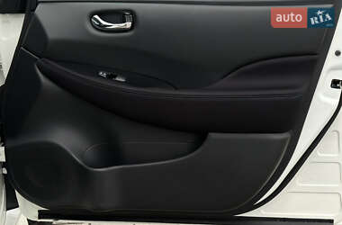 Хетчбек Nissan Leaf 2020 в 