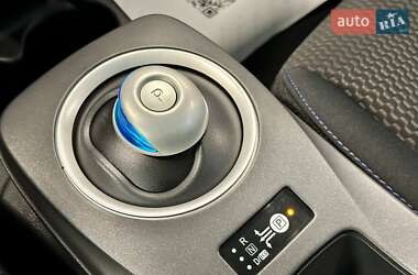 Хетчбек Nissan Leaf 2013 в 