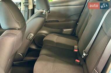 Хетчбек Nissan Leaf 2013 в 