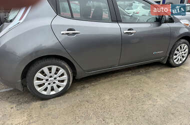 Хетчбек Nissan Leaf 2014 в 