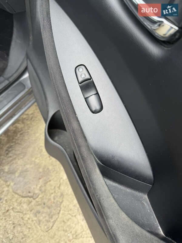 Хэтчбек Nissan Leaf 2014 в Житомире