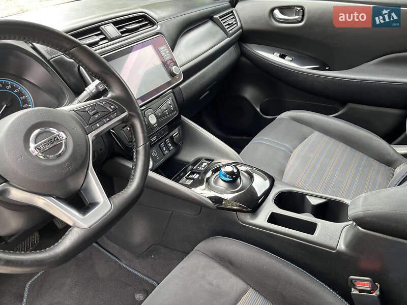 Хэтчбек Nissan Leaf 2020 в Владимире