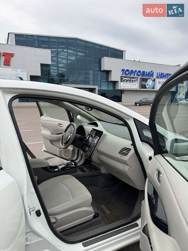 Хетчбек Nissan Leaf 2016 в Ковелі