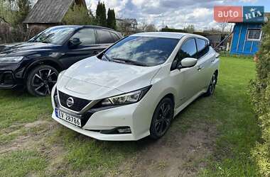 Хэтчбек Nissan Leaf 2018 в Золочеве