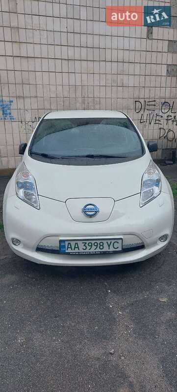 Хэтчбек Nissan Leaf 2017 в Киеве